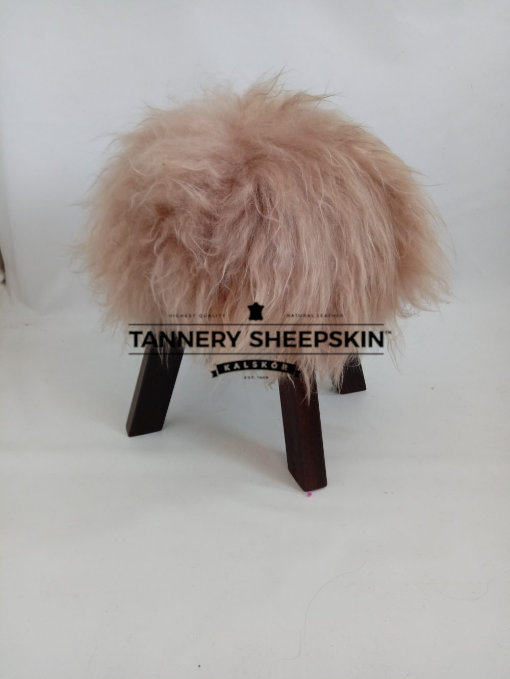 Sheepskin stool leather chairs Producent owczych skór dekoracyjnych | Tannery Sheepskin | KalSkór 4