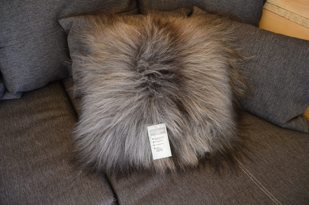 One sided sheepskin pillow pillows Producent owczych skór dekoracyjnych | Tannery Sheepskin | KalSkór 6