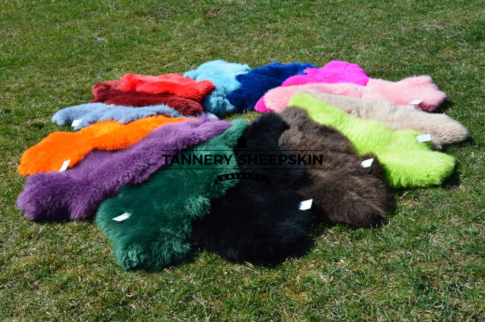 Geverfd leer in 14 kleuren Skóry owcze w kolorach farbowanych Producent owczych skór dekoracyjnych | Tannery Sheepskin | KalSkór 2