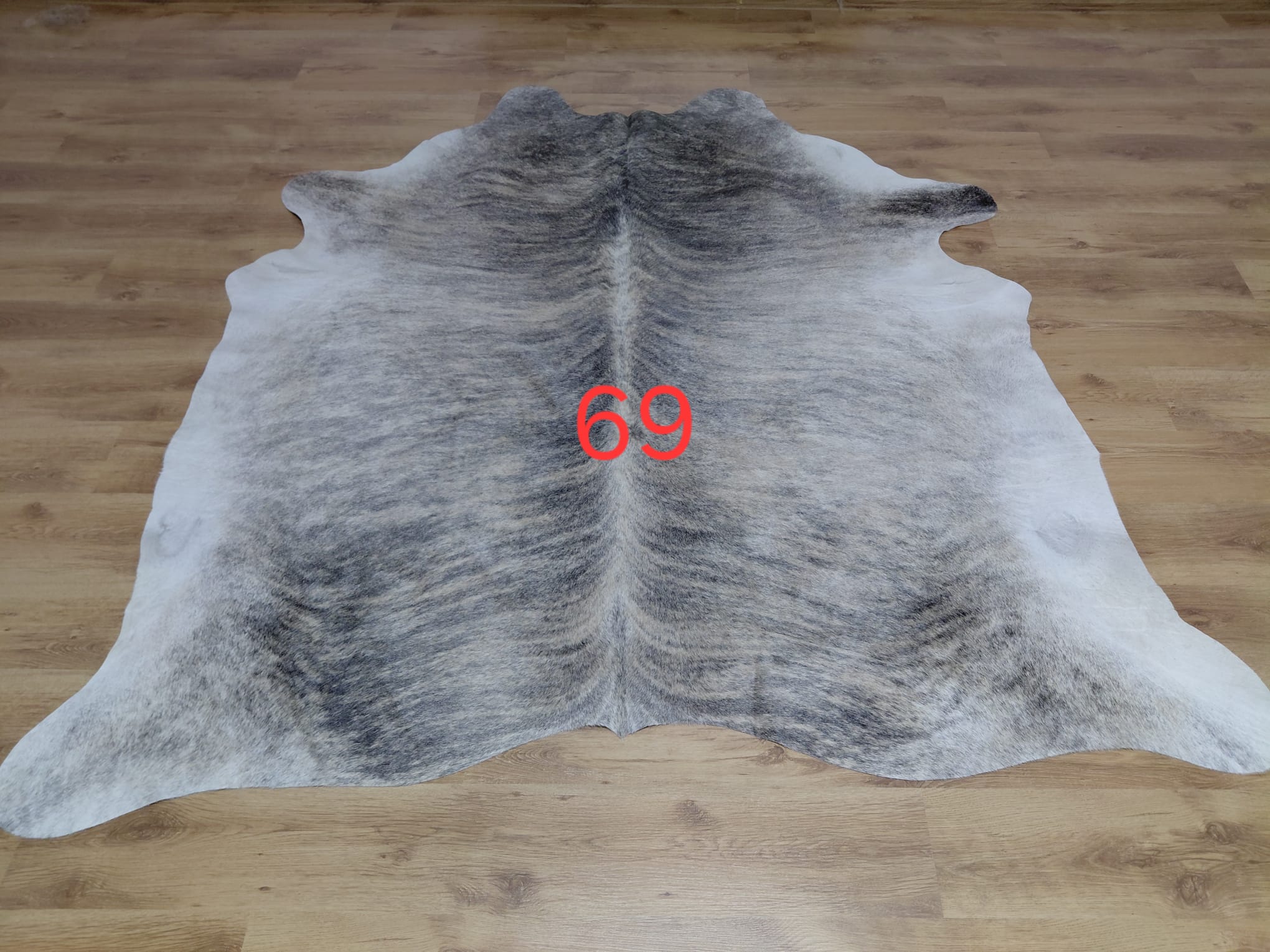 Dekoracyjna skóra z krowy argentyńskiej Skóry dekoracyjne Producent owczych skór dekoracyjnych | Tannery Sheepskin | KalSkór 22 Dekoracyjna skóra z krowy argentyńskiej Skóry dekoracyjne Producent owczych skór dekoracyjnych | Tannery Sheepskin | KalSkór 22