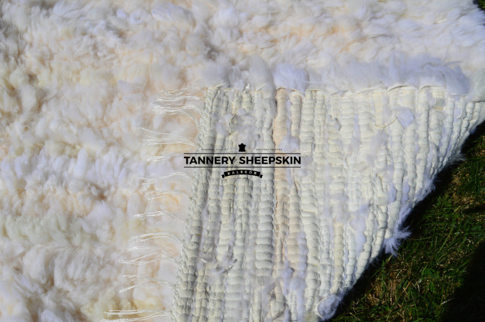 Set of Sheepskin Bedspreads Woven White Carpets and bedspreads Producent owczych skór dekoracyjnych | Tannery Sheepskin | KalSkór 4