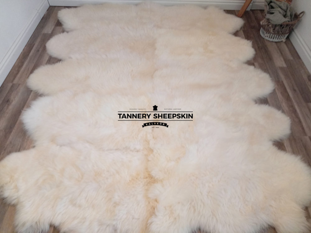 Tien gestikt leer in wit Schapenvachten Gestikt Producent owczych skór dekoracyjnych | Tannery Sheepskin | KalSkór 6