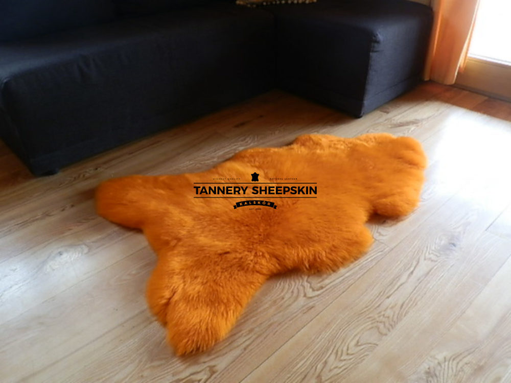 Orange Dyed Sheepskin dyed sheepskins Producent owczych skór dekoracyjnych | Tannery Sheepskin | KalSkór 5