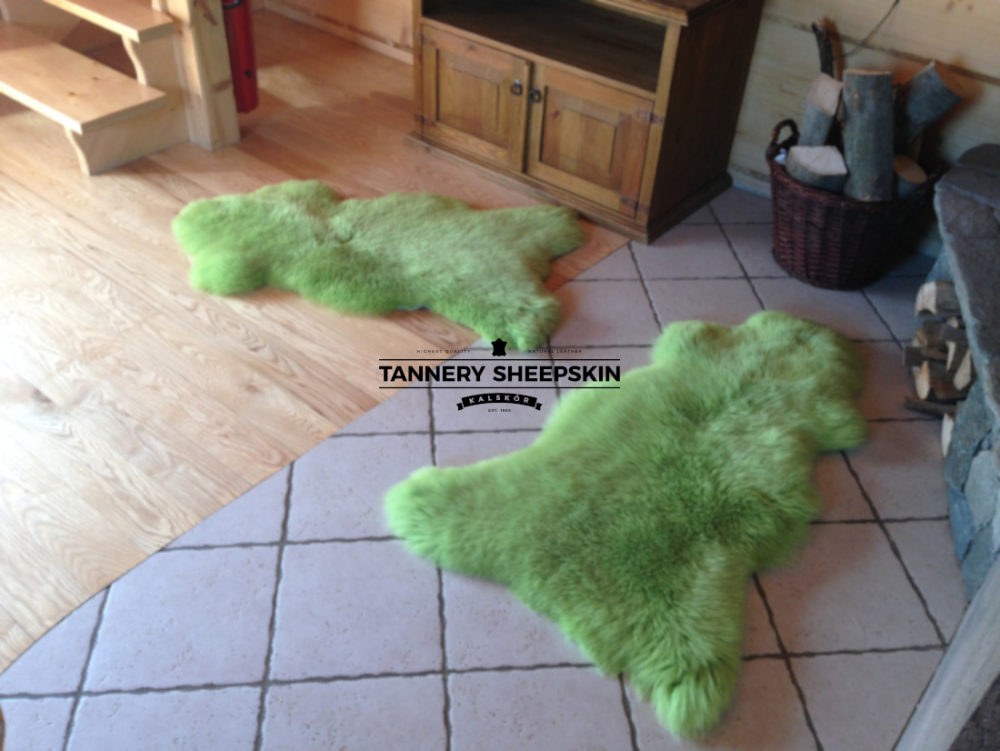 Sheepskin Dyed Green Apple dyed sheepskins Producent owczych skór dekoracyjnych | Tannery Sheepskin | KalSkór 5
