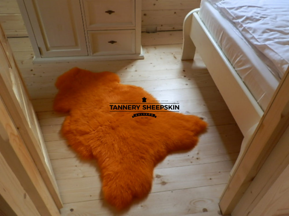 Schapenvacht geverfd Oranje Skóry owcze w kolorach farbowanych Producent owczych skór dekoracyjnych | Tannery Sheepskin | KalSkór 3