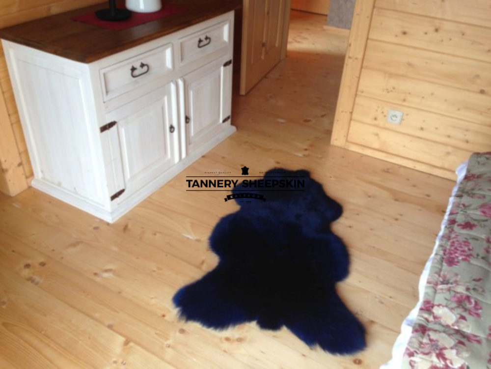 Blue Dyed Sheepskins dyed sheepskins Producent owczych skór dekoracyjnych | Tannery Sheepskin | KalSkór 2