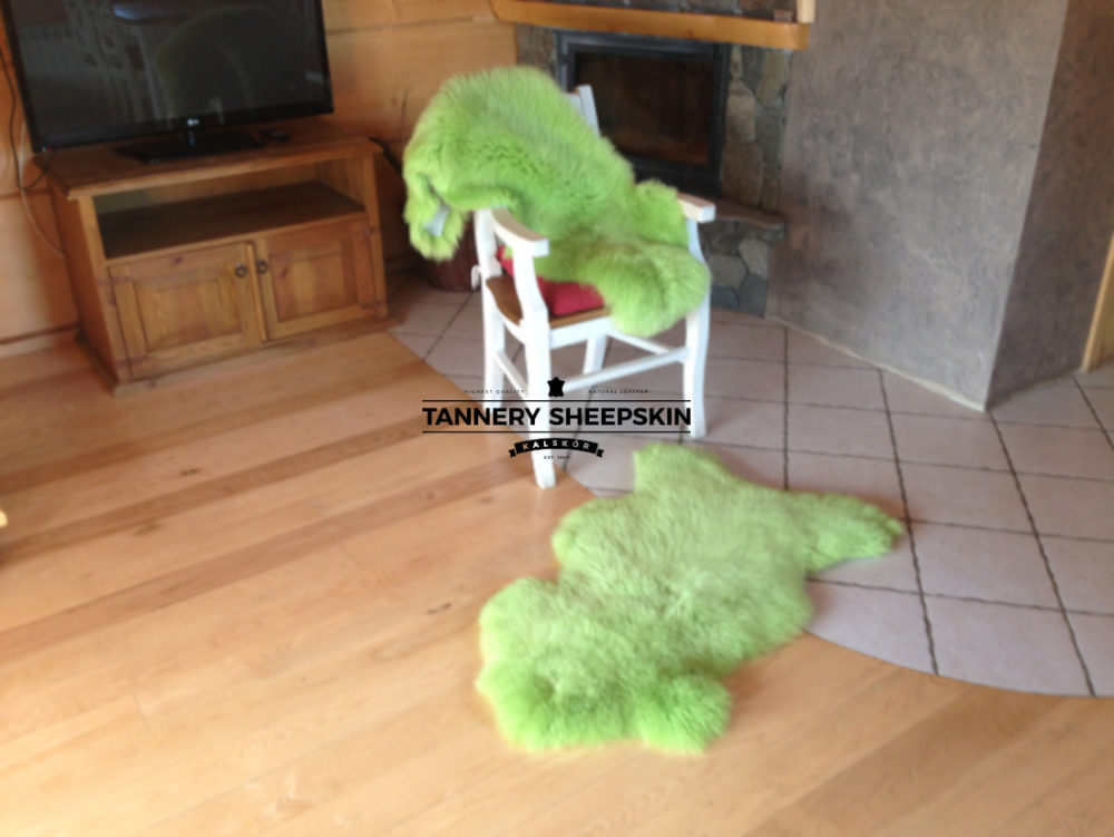 Sheepskin Dyed Green Apple dyed sheepskins Producent owczych skór dekoracyjnych | Tannery Sheepskin | KalSkór 4