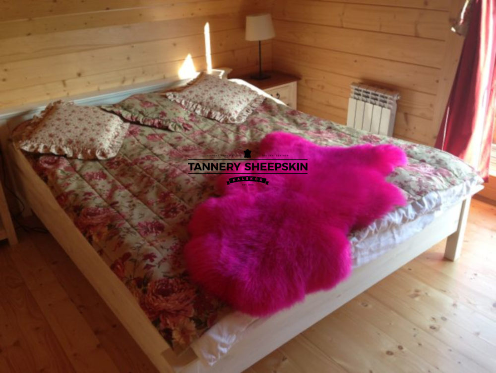 Dyed Sheepskins Fuchsia Dark Pink dyed sheepskins Producent owczych skór dekoracyjnych | Tannery Sheepskin | KalSkór 4