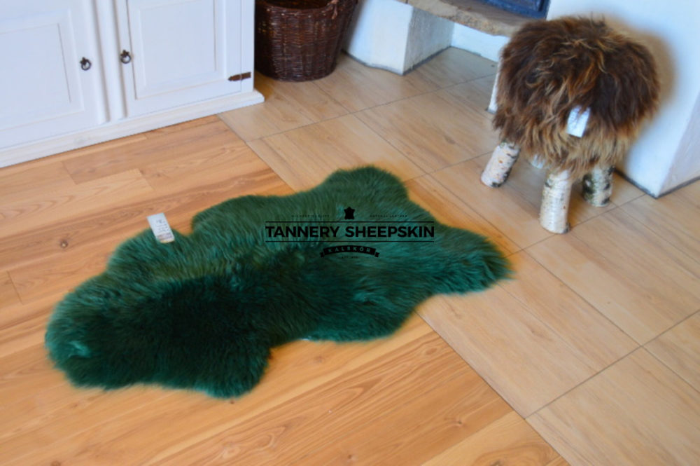 Sheepskin Dyed Dark Green dyed sheepskins Producent owczych skór dekoracyjnych | Tannery Sheepskin | KalSkór 4