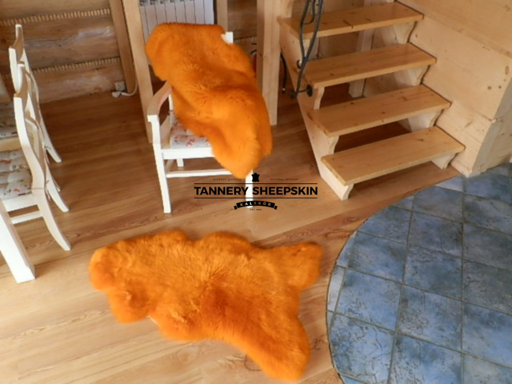 Orange Dyed Sheepskin dyed sheepskins Producent owczych skór dekoracyjnych | Tannery Sheepskin | KalSkór 2