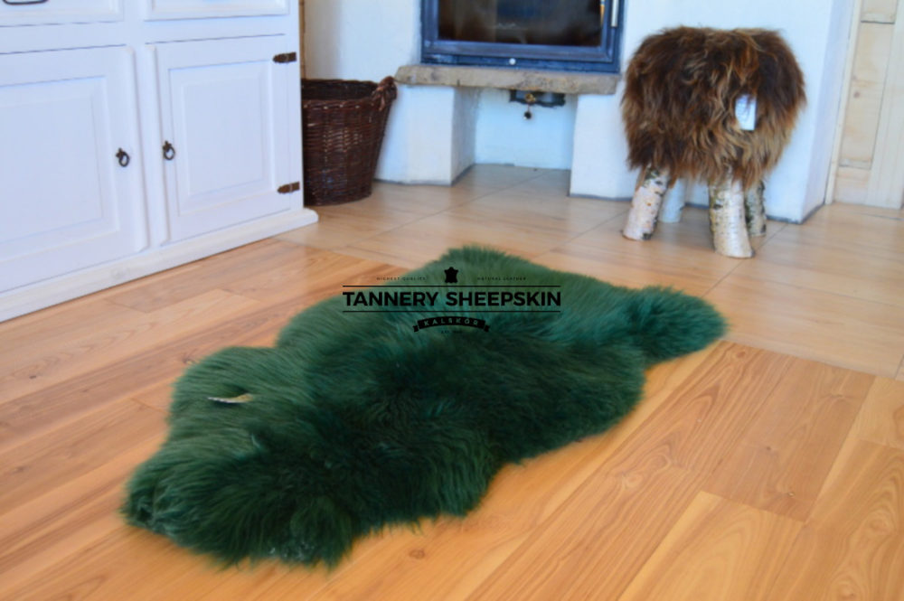 Sheepskin Dyed Dark Green dyed sheepskins Producent owczych skór dekoracyjnych | Tannery Sheepskin | KalSkór 2