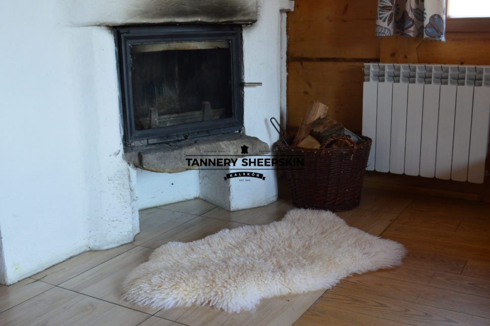 Schapenvacht Wit krullend haar Witte schapenvachten Producent owczych skór dekoracyjnych | Tannery Sheepskin | KalSkór 5