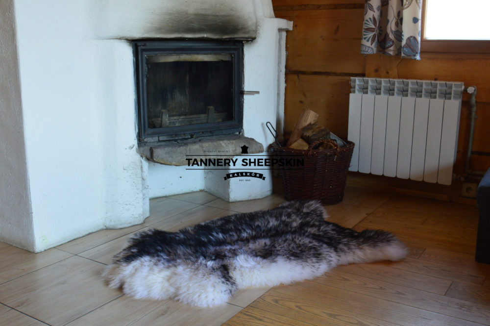 Mouflon Schapenvacht Zwart Schapenvachten Moeflon Producent owczych skór dekoracyjnych | Tannery Sheepskin | KalSkór 3