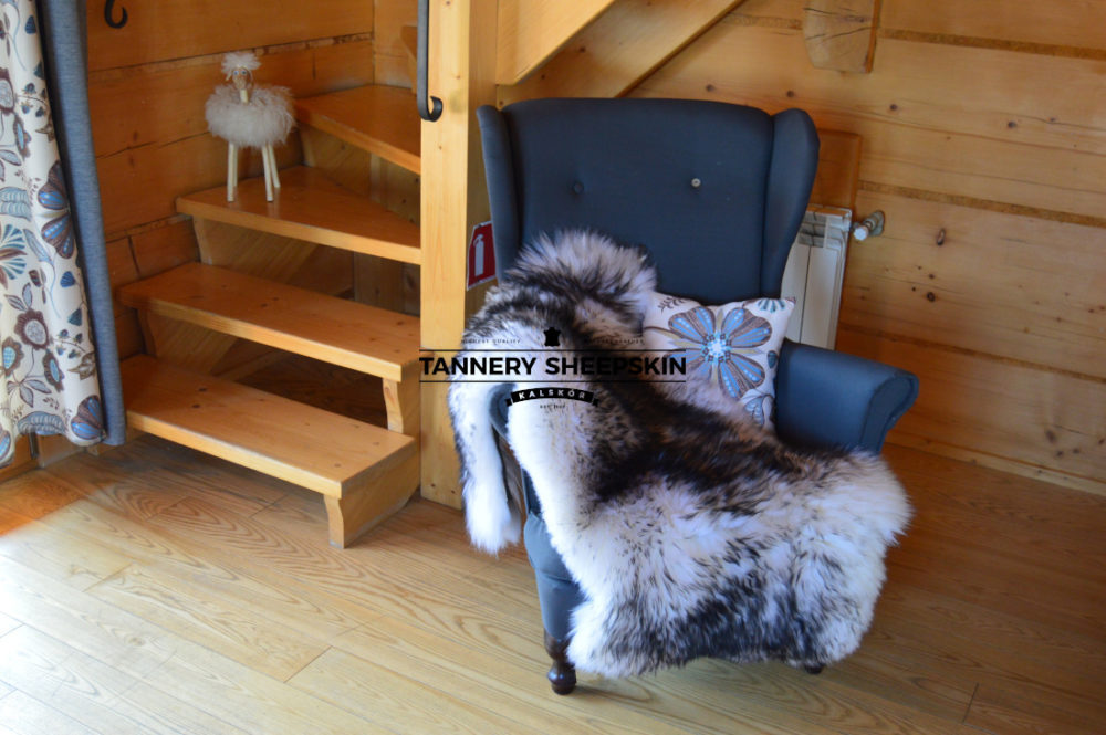 Sheepskin “Mouflon” Black mouflons Producent owczych skór dekoracyjnych | Tannery Sheepskin | KalSkór 2