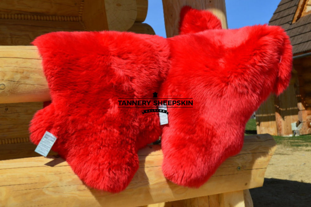 Dyed Red Sheepskins dyed sheepskins Producent owczych skór dekoracyjnych | Tannery Sheepskin | KalSkór 5
