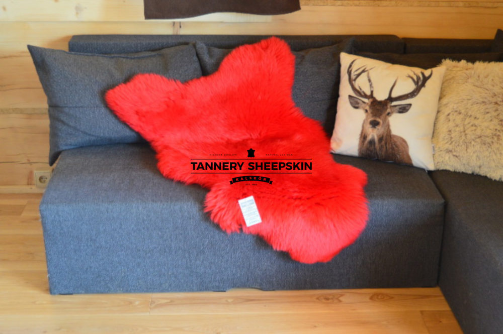 Dyed Red Sheepskins dyed sheepskins Producent owczych skór dekoracyjnych | Tannery Sheepskin | KalSkór 4