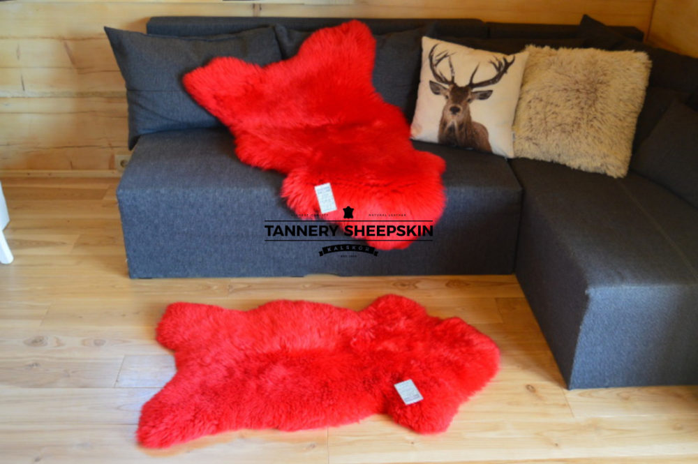 Dyed Red Sheepskins dyed sheepskins Producent owczych skór dekoracyjnych | Tannery Sheepskin | KalSkór 3