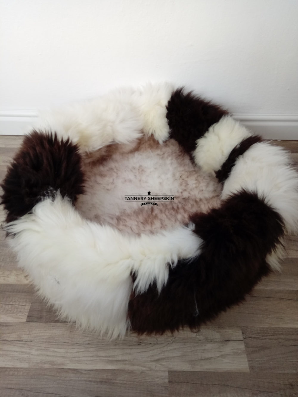 Natural Dog or Cat Bed Sheepskin Accessories Producent owczych skór dekoracyjnych | Tannery Sheepskin | KalSkór 3