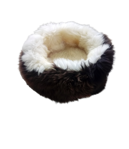 Natural Dog or Cat Bed Sheepskin Accessories Producent owczych skór dekoracyjnych | Tannery Sheepskin | KalSkór