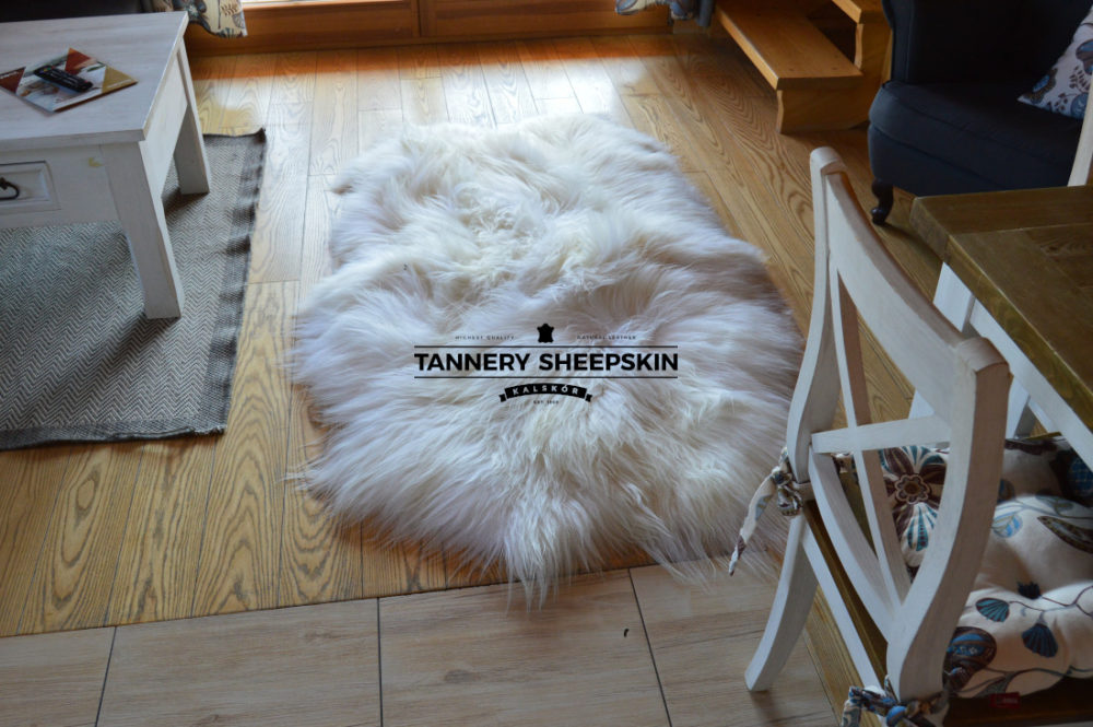 Four White Leather Stitched “Island” Stitched sheepskins Producent owczych skór dekoracyjnych | Tannery Sheepskin | KalSkór 2
