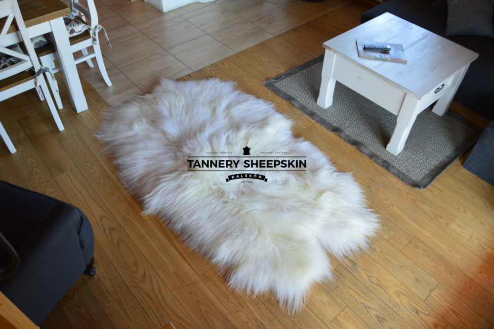 Cztery Skóry Zszywane Island Biały Skóry Owcze Zszywane Producent owczych skór dekoracyjnych | Tannery Sheepskin | KalSkór 4