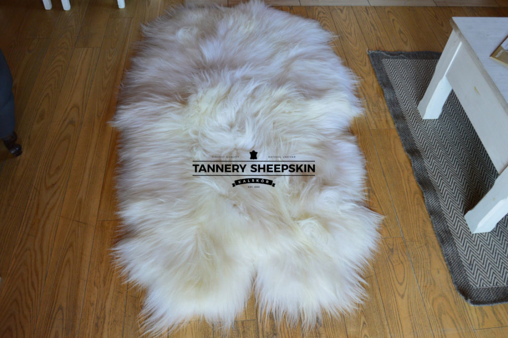 Cztery Skóry Zszywane Island Biały Skóry Owcze Zszywane Producent owczych skór dekoracyjnych | Tannery Sheepskin | KalSkór 5