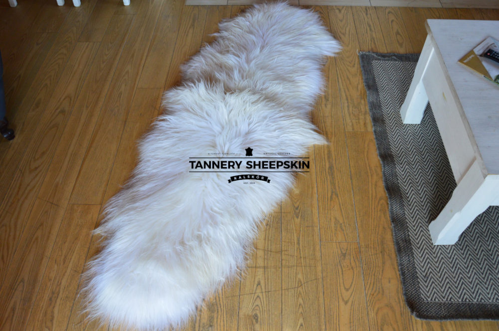 Two Sheepskins Stitched White “Island” Stitched sheepskins Producent owczych skór dekoracyjnych | Tannery Sheepskin | KalSkór 2