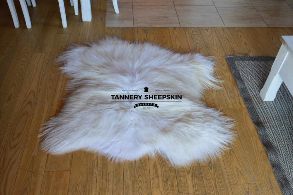 Two Sheepskins Stitched White “Island” Stitched sheepskins Producent owczych skór dekoracyjnych | Tannery Sheepskin | KalSkór 6