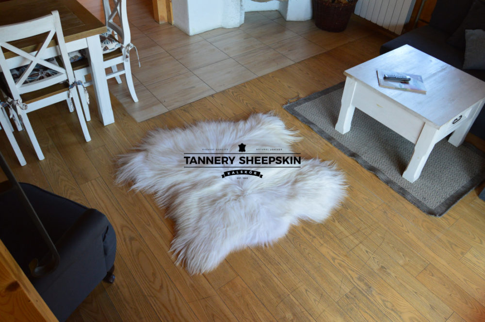 Two Sheepskins Stitched White “Island” Stitched sheepskins Producent owczych skór dekoracyjnych | Tannery Sheepskin | KalSkór 5