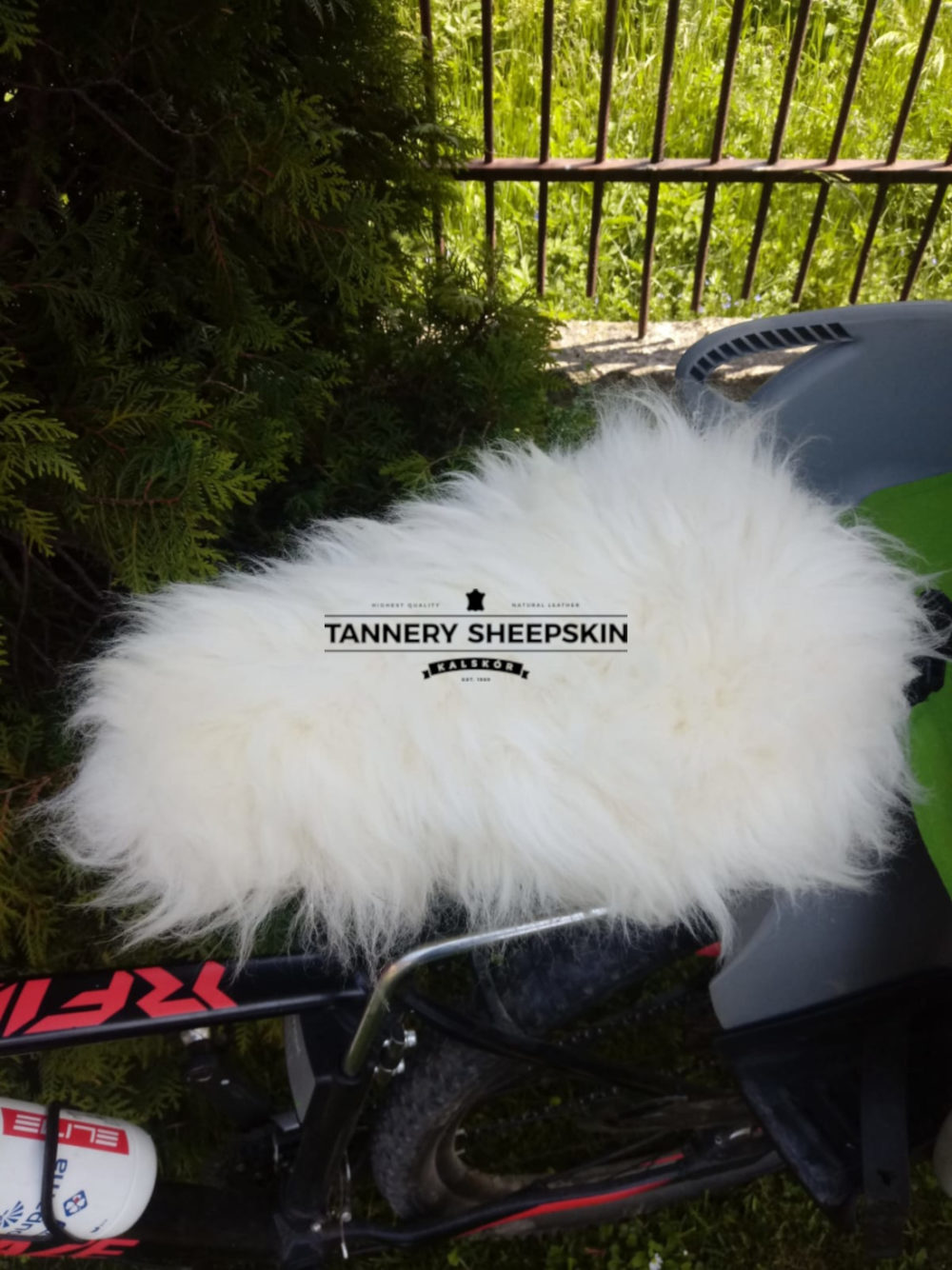 Saddle cover (Overlay) Sheepskin Accessories Producent owczych skór dekoracyjnych | Tannery Sheepskin | KalSkór 3