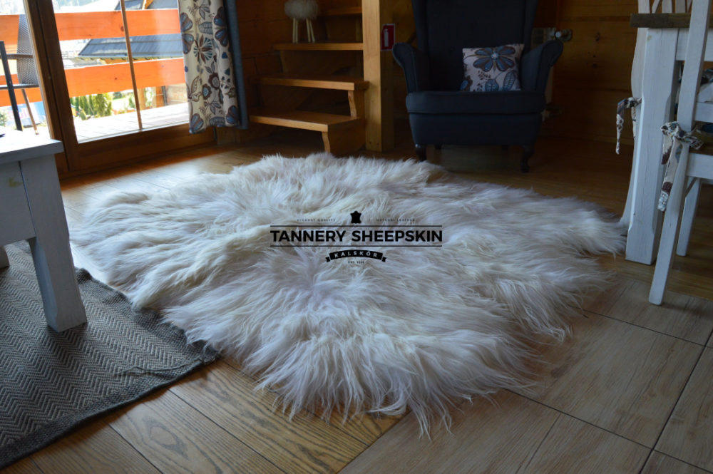 Six White Stitched Leathers “Island” Stitched sheepskins Producent owczych skór dekoracyjnych | Tannery Sheepskin | KalSkór 6