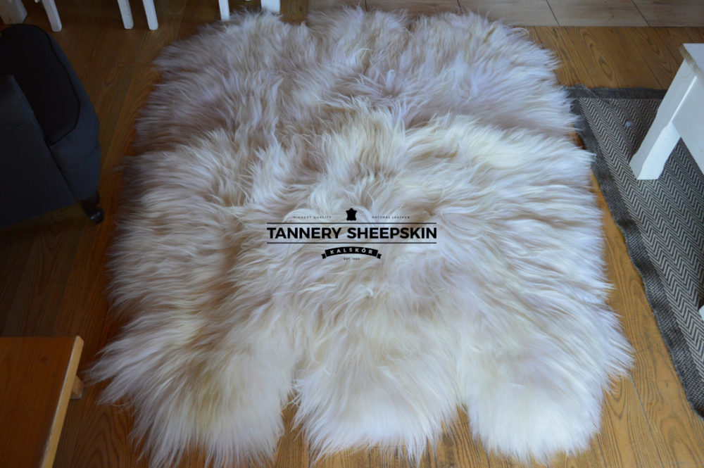 Zes huiden gestikt eiland wit Schapenvachten Gestikt Producent owczych skór dekoracyjnych | Tannery Sheepskin | KalSkór 3