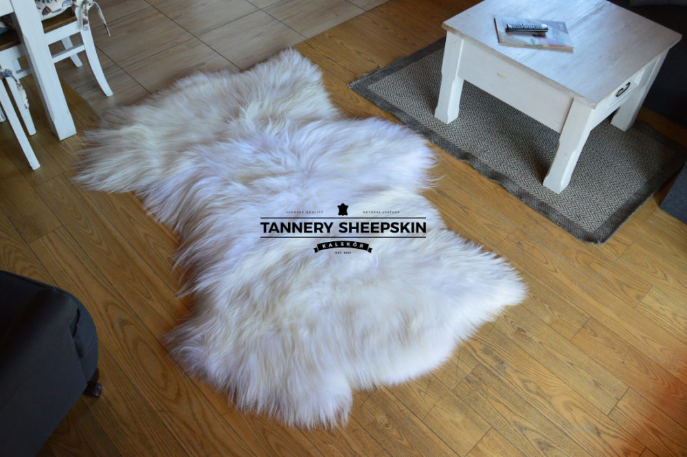 Three White Leather Stitched ” Island” Stitched sheepskins Producent owczych skór dekoracyjnych | Tannery Sheepskin | KalSkór 6