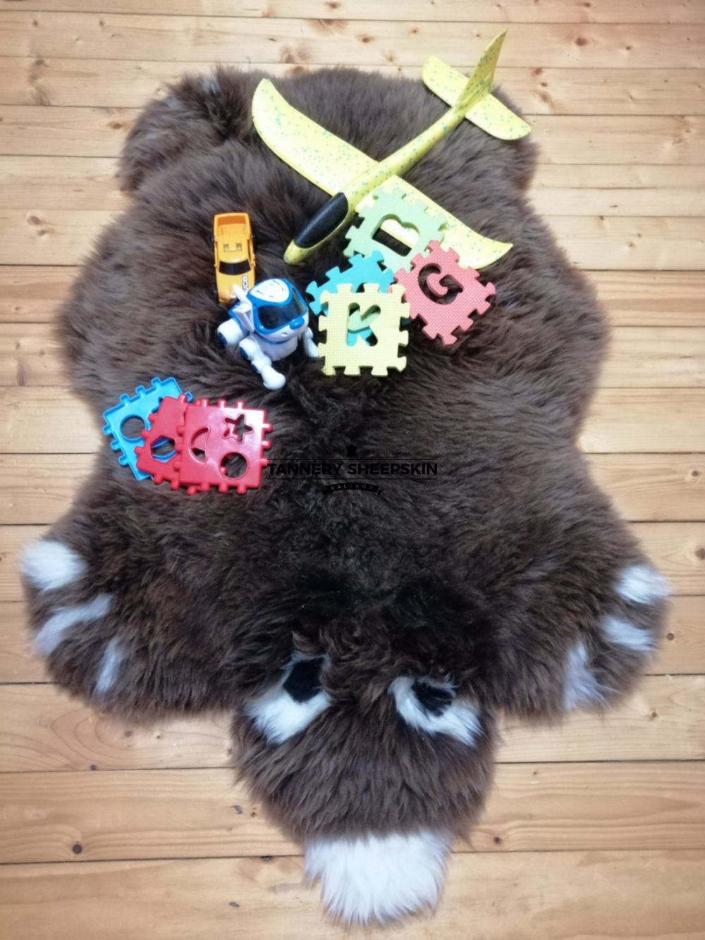 “Teddy bear” Natural sheepskin rug For Children Producent owczych skór dekoracyjnych | Tannery Sheepskin | KalSkór 4