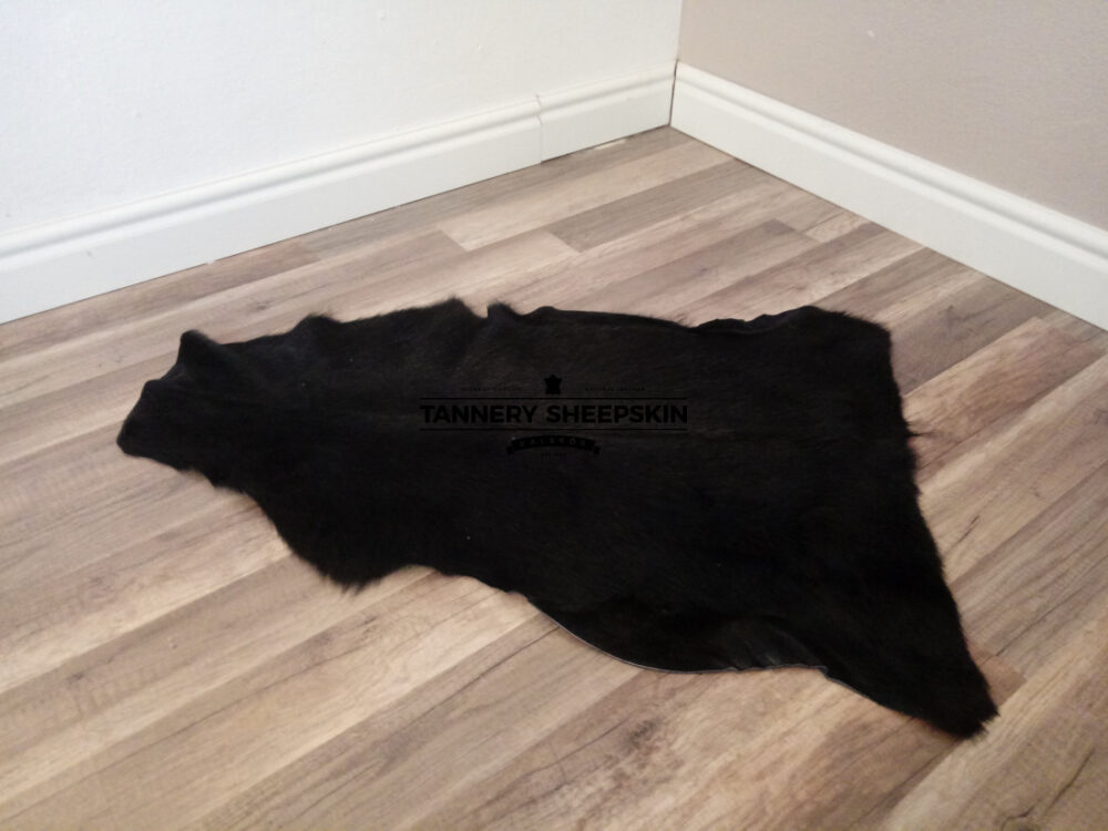 Decorative goat leather black Decorative skins Producent owczych skór dekoracyjnych | Tannery Sheepskin | KalSkór 3