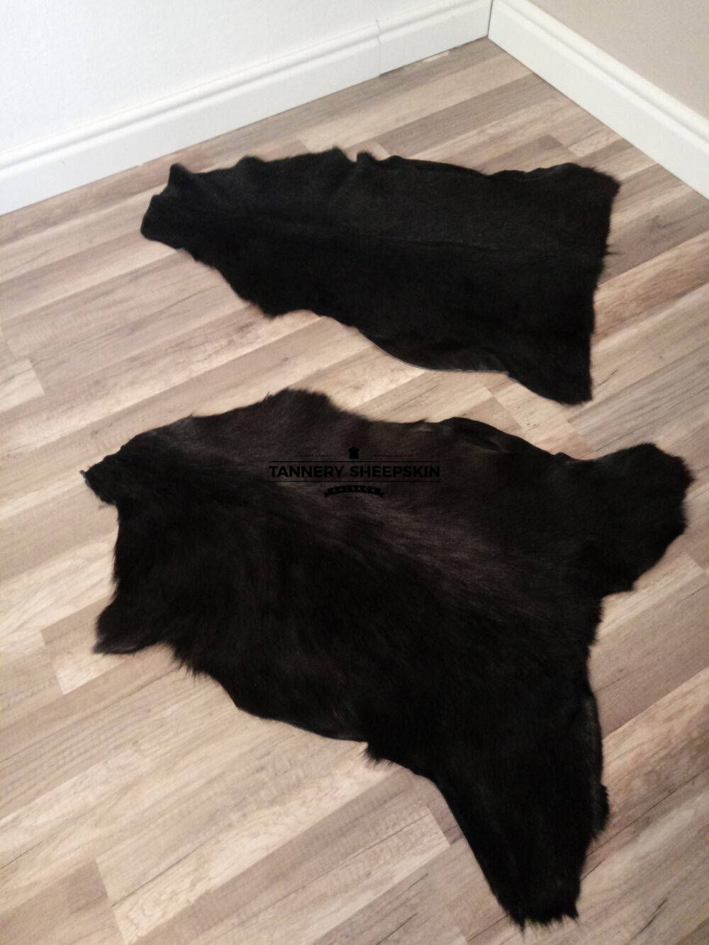 Decorative goat leather black Decorative skins Producent owczych skór dekoracyjnych | Tannery Sheepskin | KalSkór 6