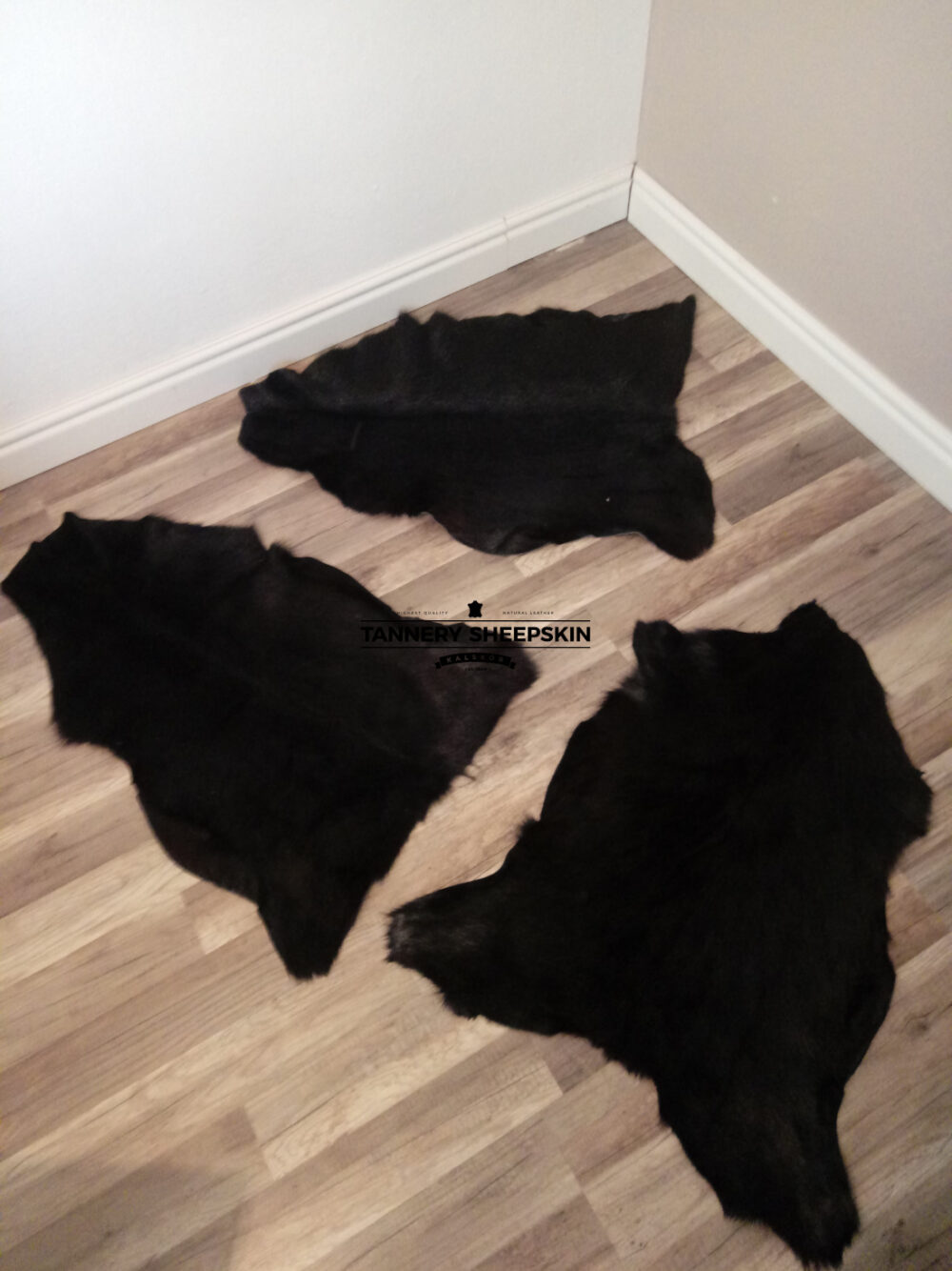 Decorative goat leather black Decorative skins Producent owczych skór dekoracyjnych | Tannery Sheepskin | KalSkór 4