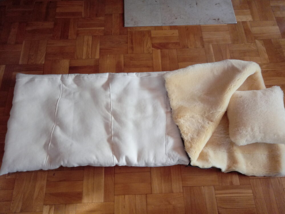 Relugan Natural Sheepskin Sleeping Bag + Pillow Health zones Producent owczych skór dekoracyjnych | Tannery Sheepskin | KalSkór 7
