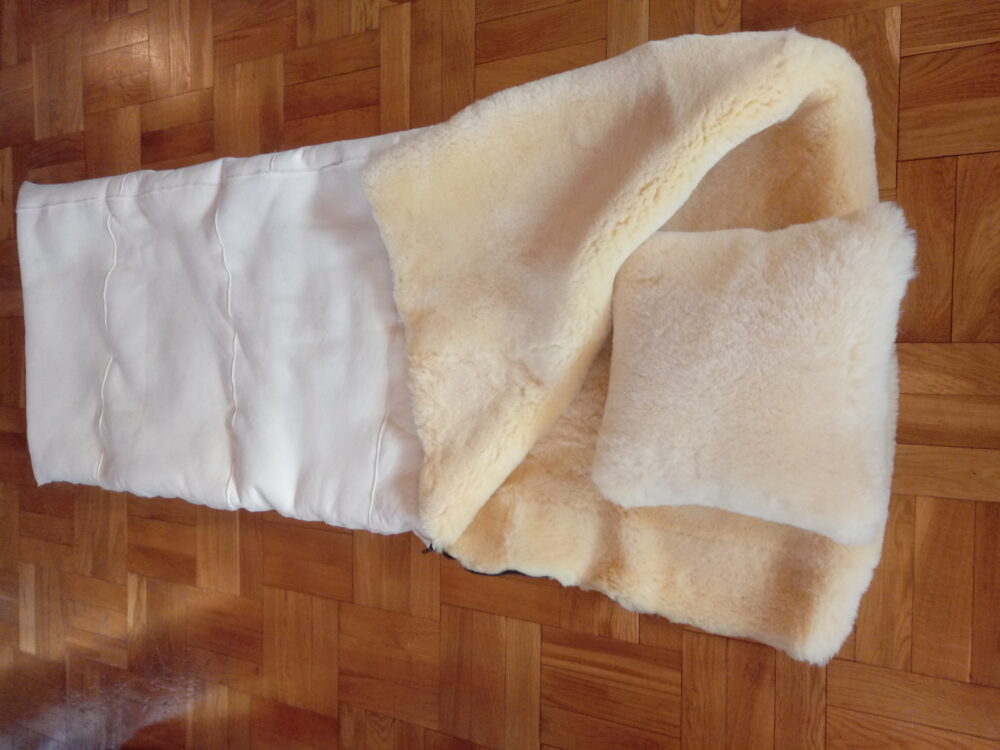 Relugan Natural Sheepskin Sleeping Bag + Pillow Health zones Producent owczych skór dekoracyjnych | Tannery Sheepskin | KalSkór 6