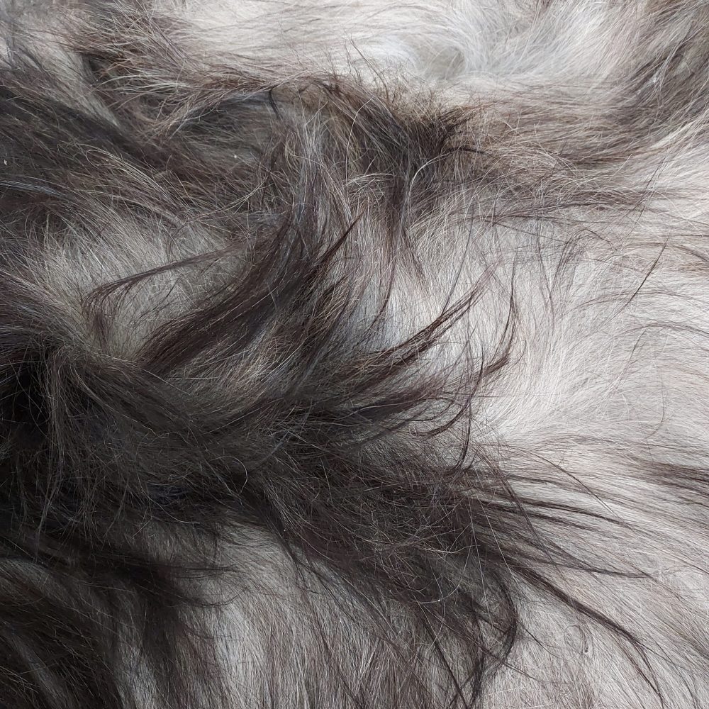 Two Leather Stitched Back Island Grey Natural Stitched sheepskins Producent owczych skór dekoracyjnych | Tannery Sheepskin | KalSkór 5