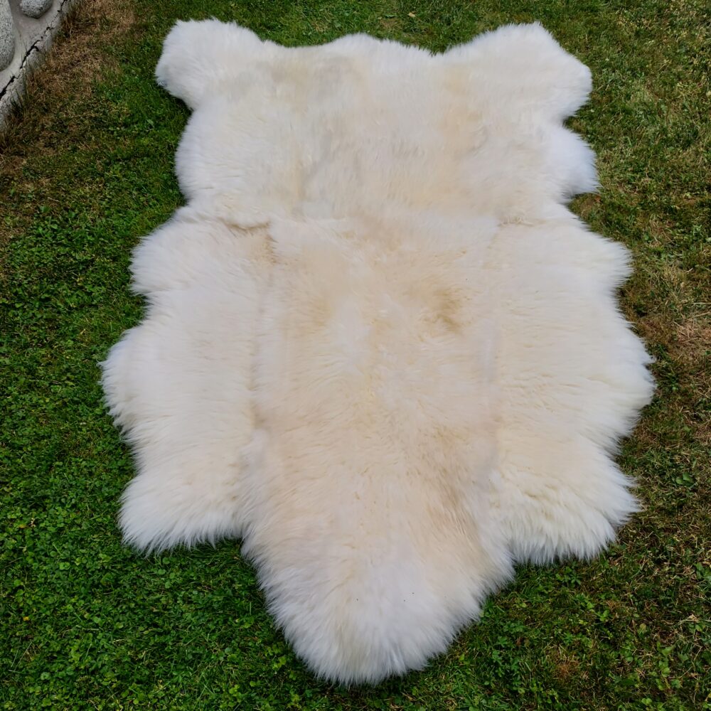 Bearskin Sheepskin Natural Rug Carpets and bedspreads Producent owczych skór dekoracyjnych | Tannery Sheepskin | KalSkór 6