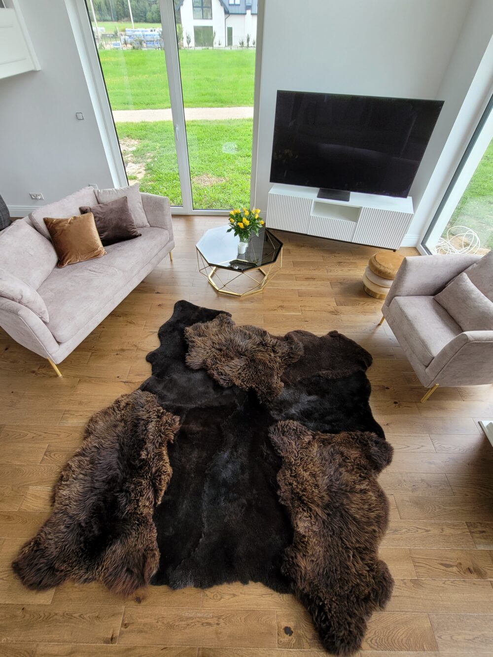 Designer Modern Natural Sheepskin Rug Carpets and bedspreads Producent owczych skór dekoracyjnych | Tannery Sheepskin | KalSkór 15