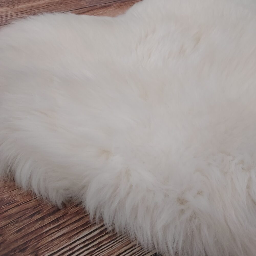 Sheepskin Natural Heart Rug Carpets and bedspreads Producent owczych skór dekoracyjnych | Tannery Sheepskin | KalSkór 9