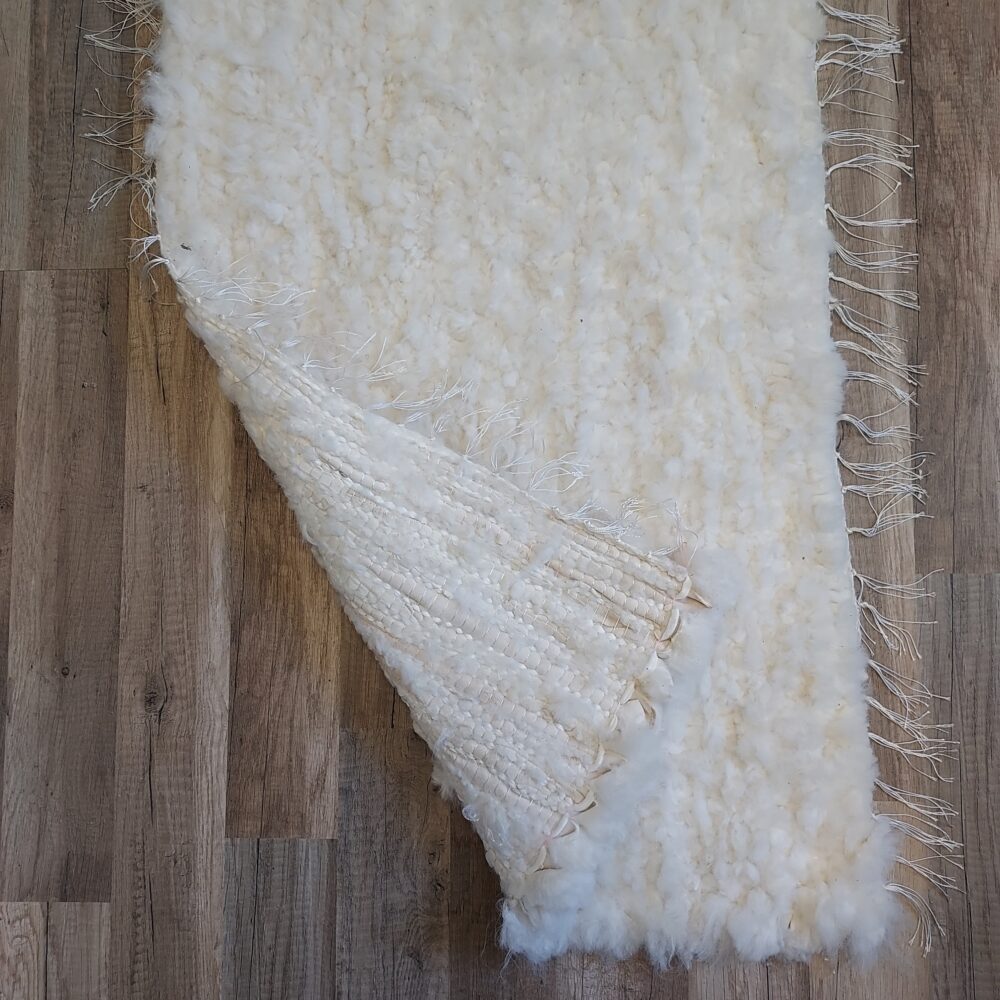 Handmade Woven Sheepskin White Carpets and bedspreads Producent owczych skór dekoracyjnych | Tannery Sheepskin | KalSkór 6