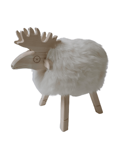 Decorative Reindeer Clad in Natural Sheepskin Accessories Producent owczych skór dekoracyjnych | Tannery Sheepskin | KalSkór