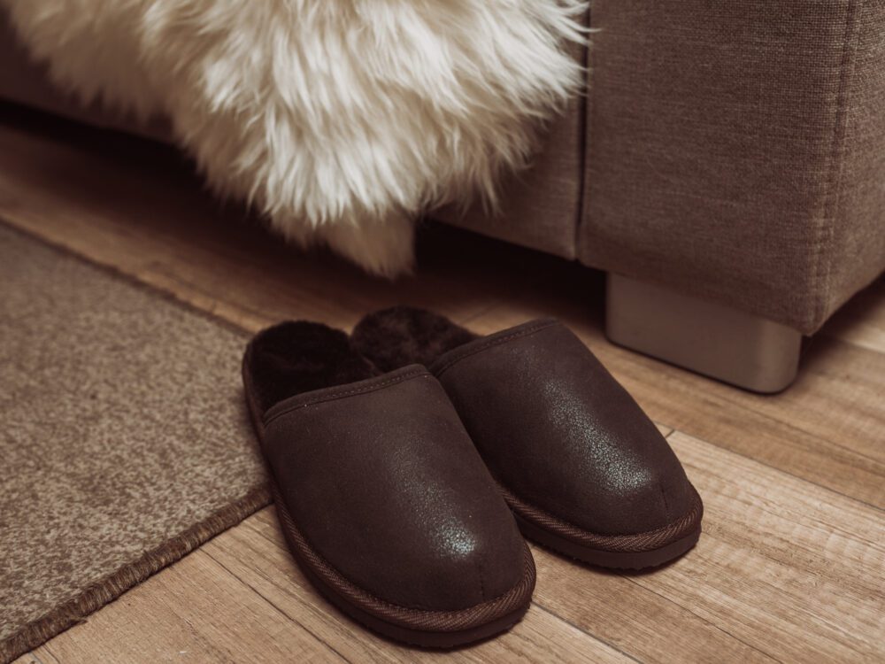 Men’s slippers Caldor Brown Accessories Producent owczych skór dekoracyjnych | Tannery Sheepskin | KalSkór 7