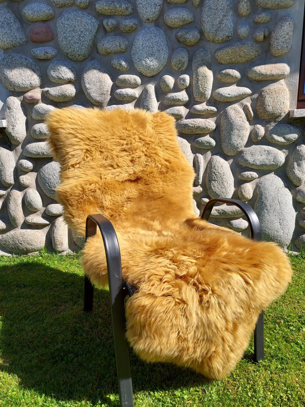 Two Leather Stitched Back Color CAMEL Stitched sheepskins Producent owczych skór dekoracyjnych | Tannery Sheepskin | KalSkór 3