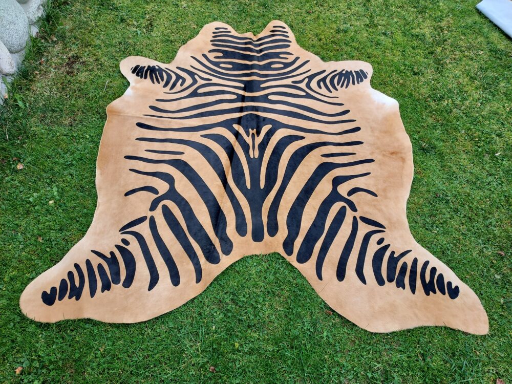 Decorative Cattle Leather Pattern Tigris Stripes Decorative skins Producent owczych skór dekoracyjnych | Tannery Sheepskin | KalSkór 5
