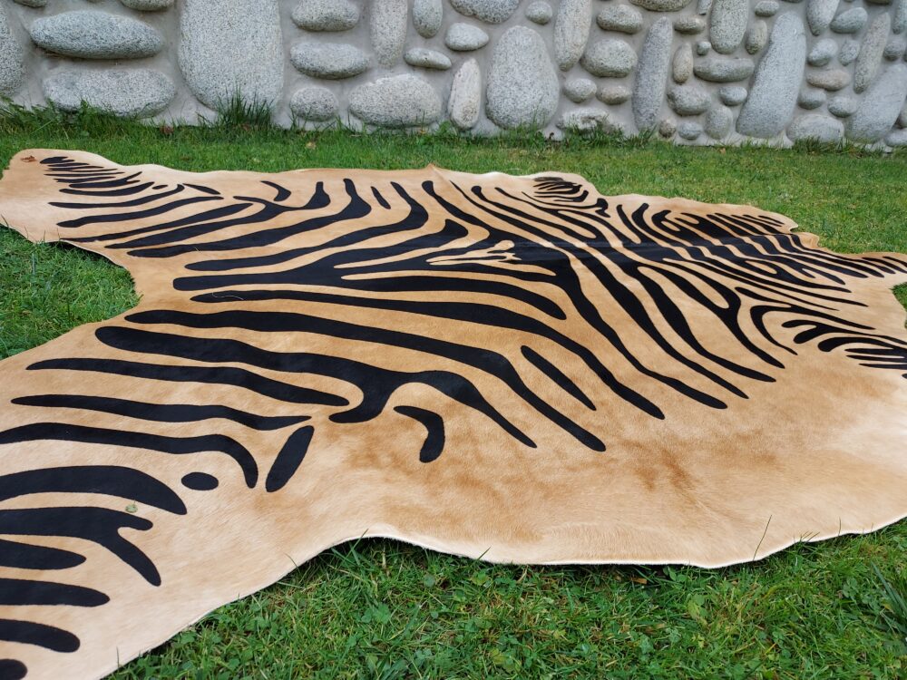 Decorative Cattle Leather Pattern Tigris Stripes Decorative skins Producent owczych skór dekoracyjnych | Tannery Sheepskin | KalSkór 7