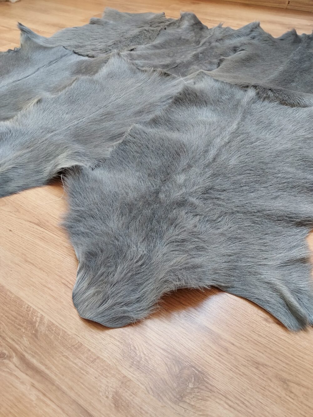 Natural Goatskin Leather Rug Carpets and bedspreads Producent owczych skór dekoracyjnych | Tannery Sheepskin | KalSkór 9